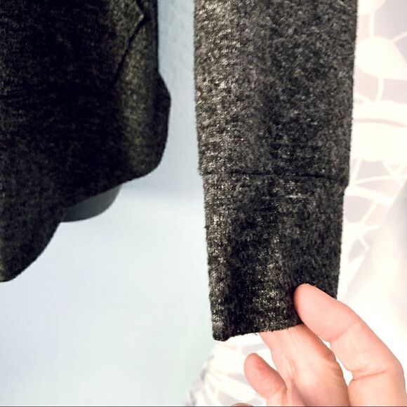 Absolutely Famous Gray Pullover Hoodie Sweatshirt Size Large - Picture 4 of 7